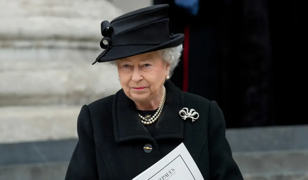 Rainha Elizabeth II representando a inspiração real por trás do whisky Royal Salute