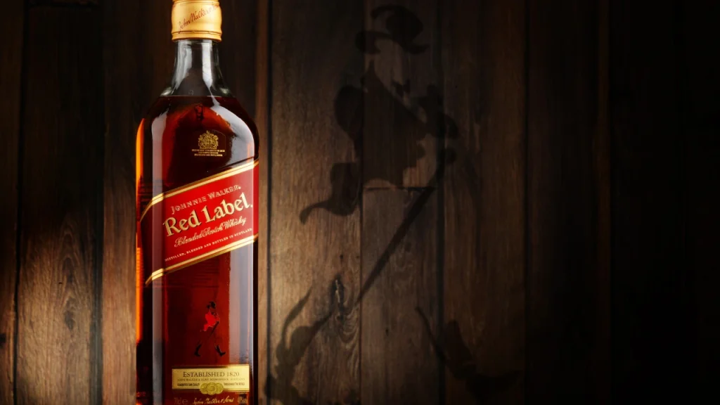 Garrafa de Whisky Johnnie Walker Red Label.