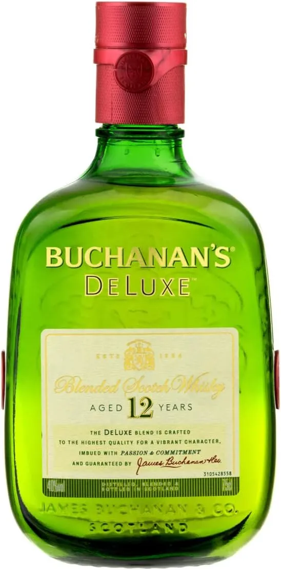 Garrafa de whisky Buchanan's DeLuxe 12 anos.